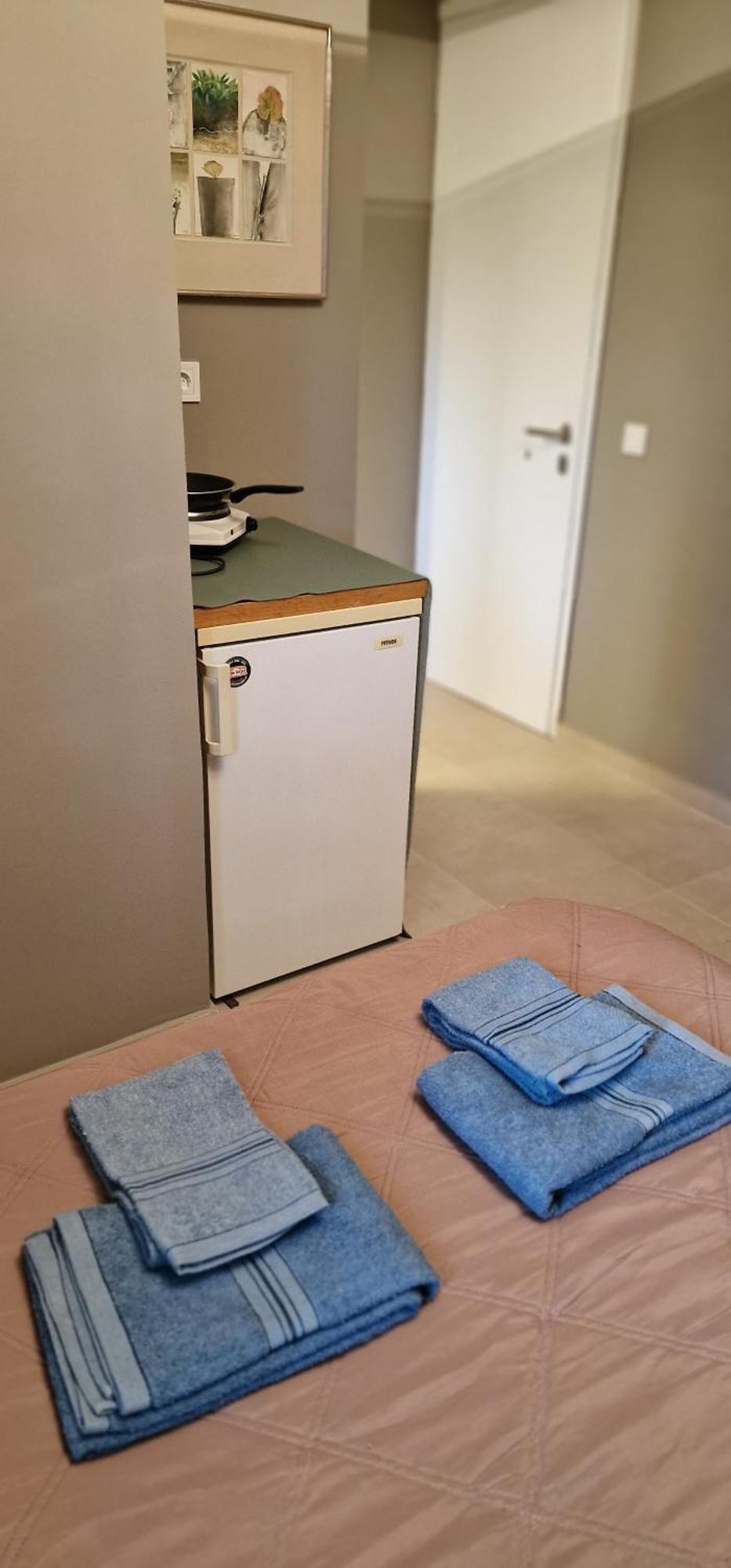 A Cozy Affordable Place At Voula 雅典 外观 照片